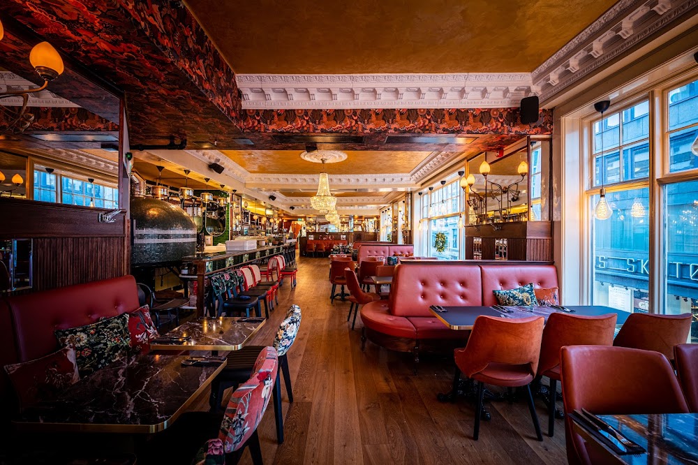 Riviera Restaurant & Bar