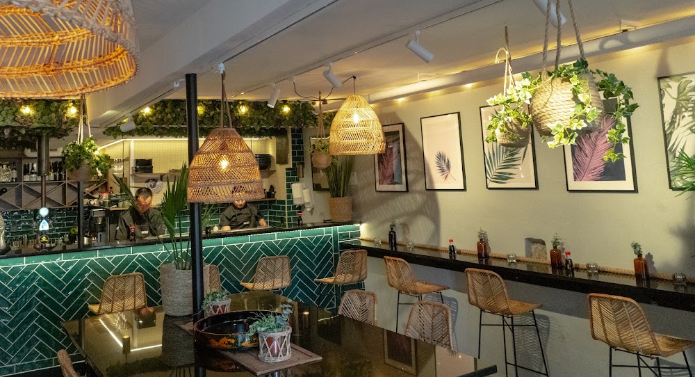 Lulu Poké & Sushi Bar