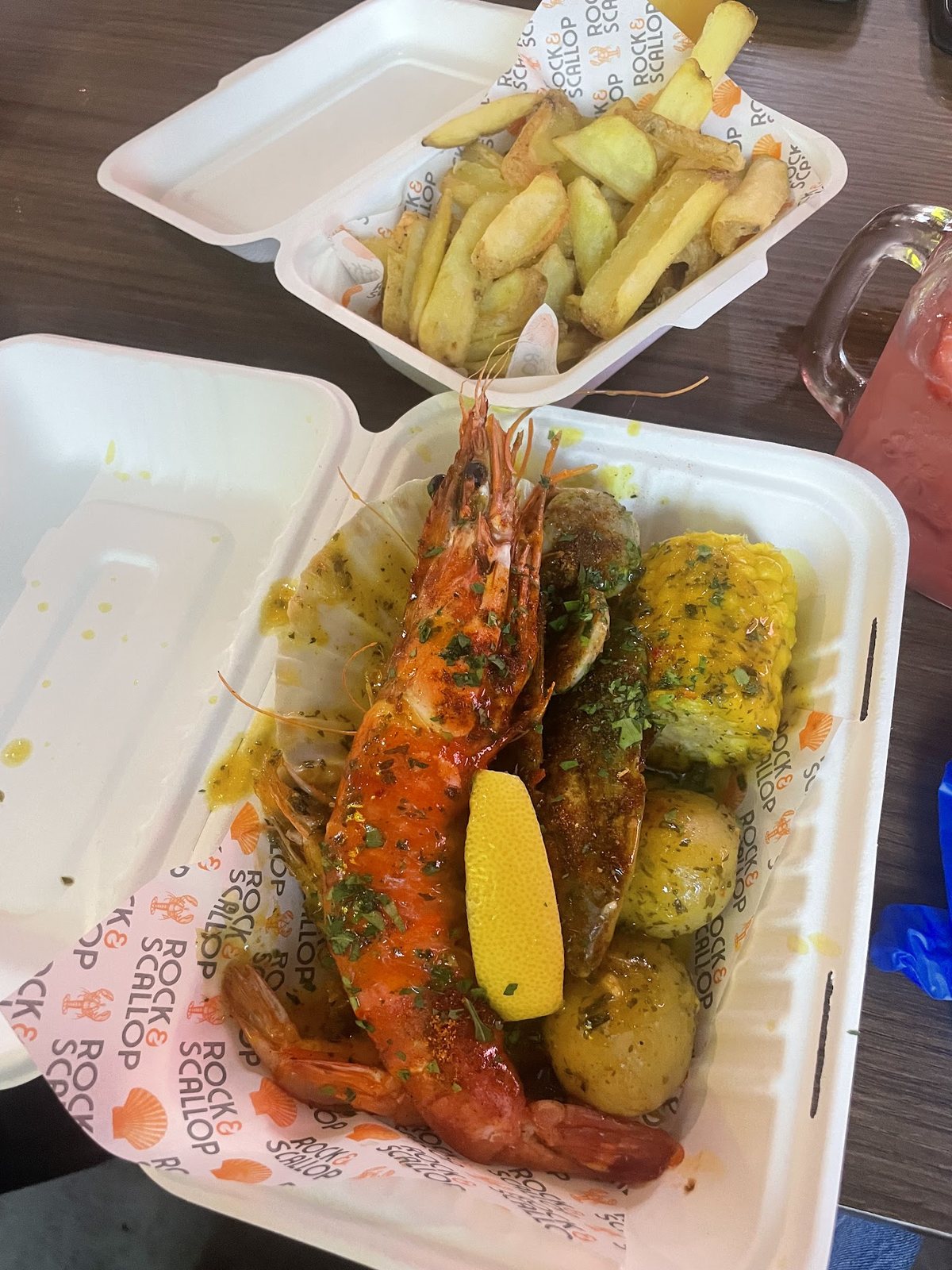 Takeaway box: king prawn, boil, chips